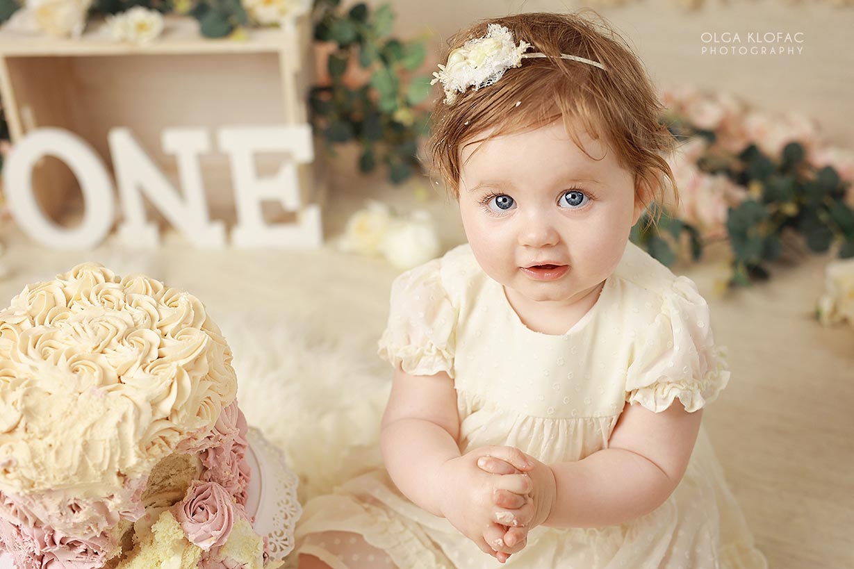 cake smash photo session by Olga Klofac Photography Mayo Sligo Roscommon Galway Leitrim Athlone Longford Claremorris Castlebar Ballina